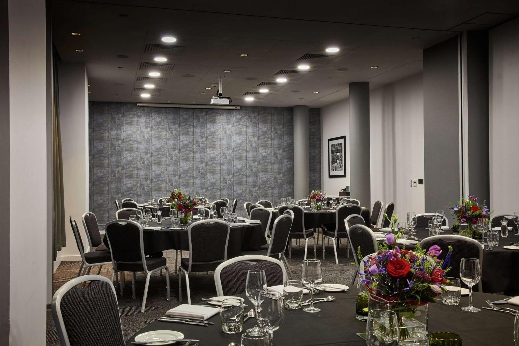 Doubletree By Hilton Manchester Piccadilly Exterior foto
